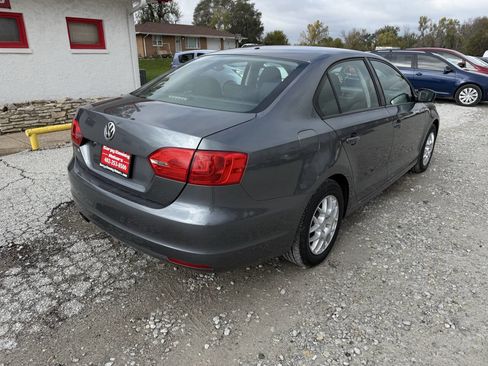 Used 2014 Volkswagen Jetta S image 3