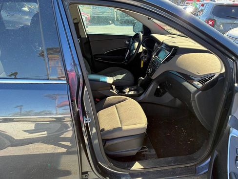 Used 2019 Hyundai Santa Fe XL SE image 16