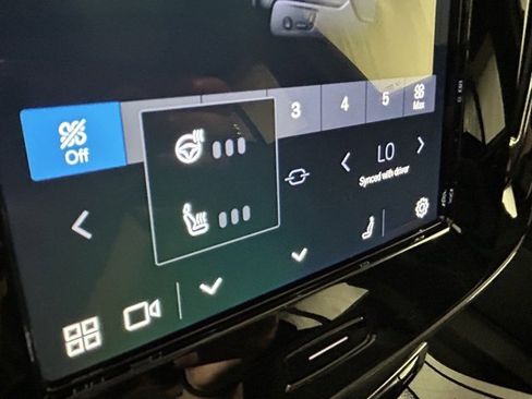 Certified 2024 Volvo XC40 Recharge Ultimate w/ Protection Package Premier image 26