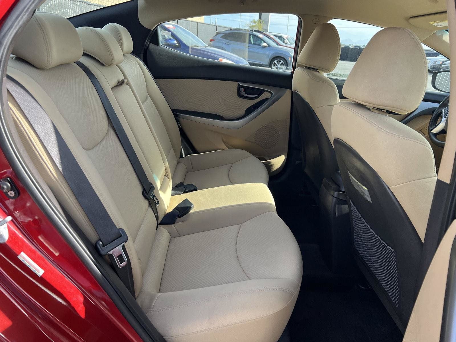 Used 2011 Hyundai Elantra GLS w/ Navigation Pkg 4 FWD image 5