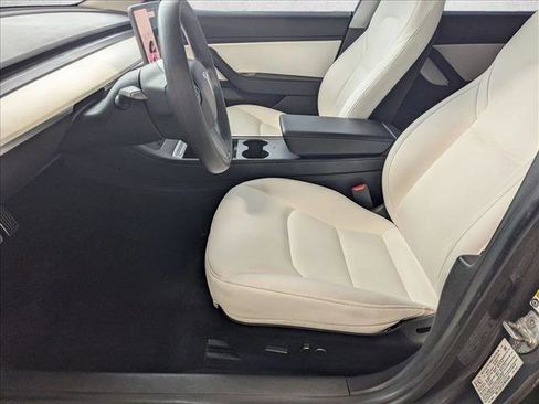 Used 2021 Tesla Model 3 Standard Range Plus image 17