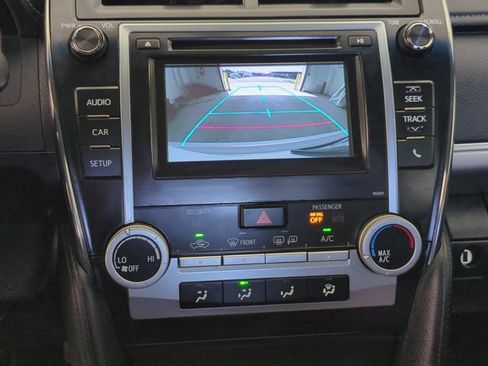 Used 2014 Toyota Camry SE FWD image 13
