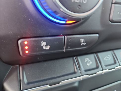 Used 2022 Chevrolet Silverado 1500 LT Trail Boss image 32