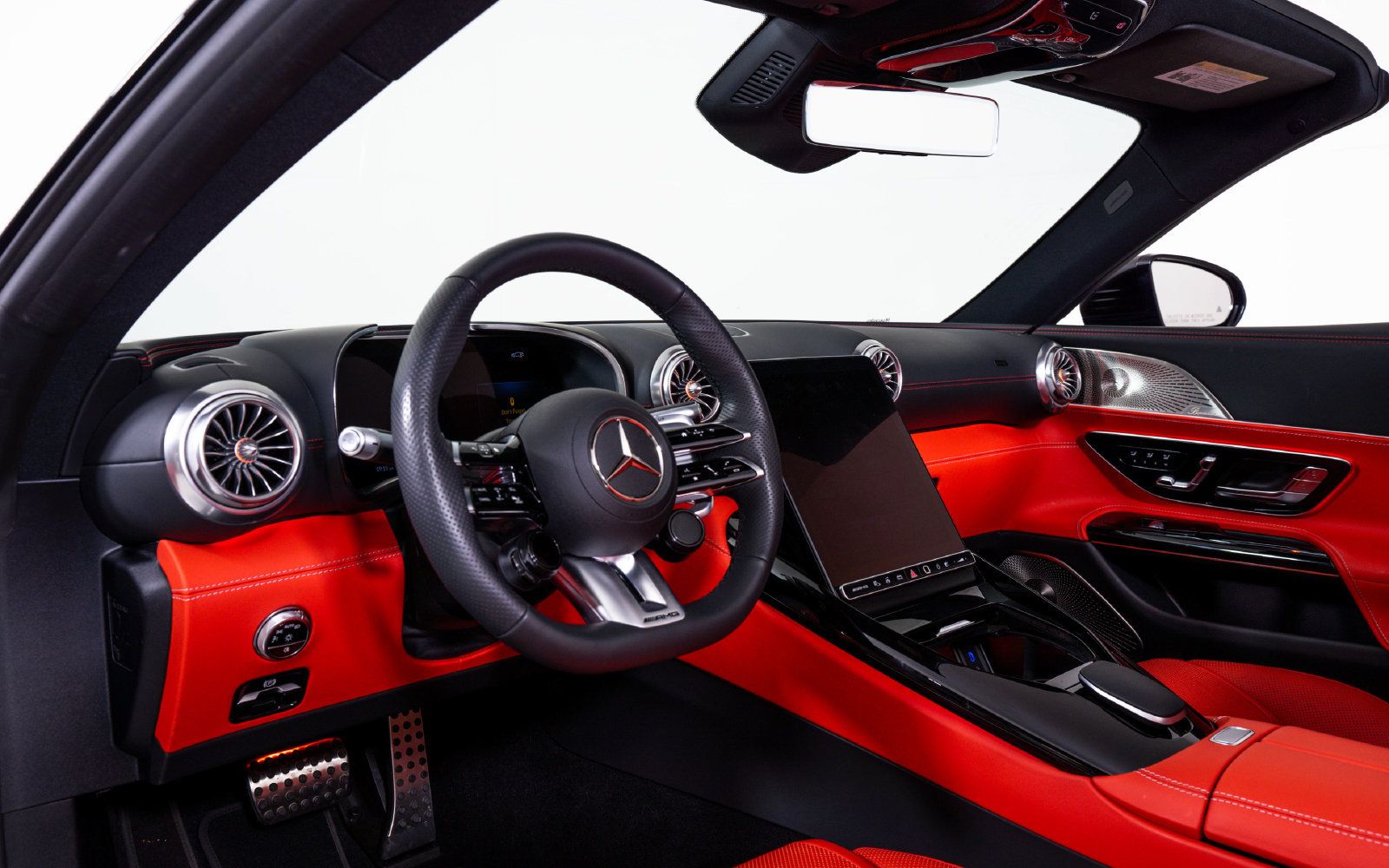 Used 2024 Mercedes-Benz SL 63 AMG 4MATIC image 21