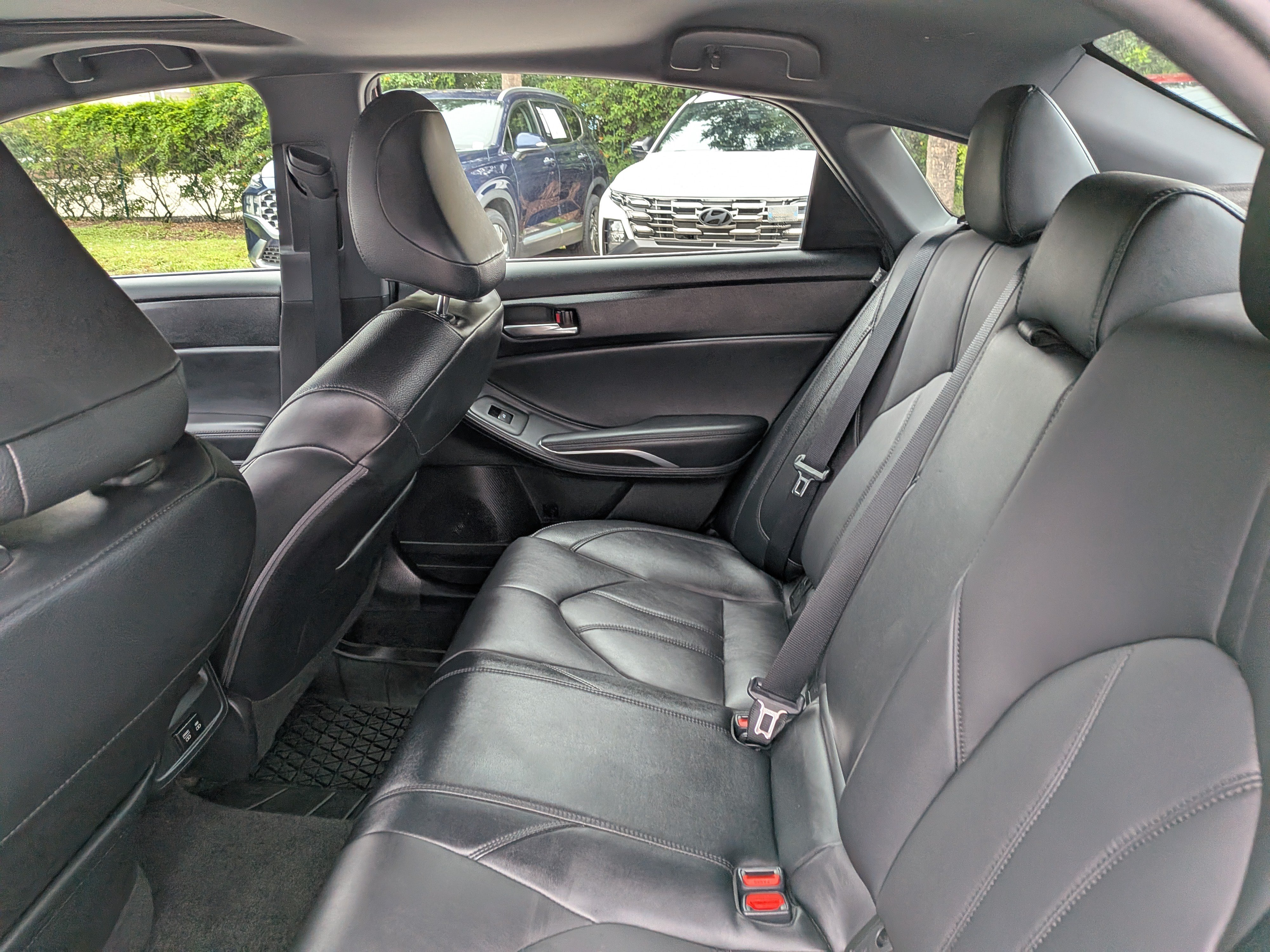Used 2021 Toyota Avalon XLE w/ Moonroof Package FWD image 13