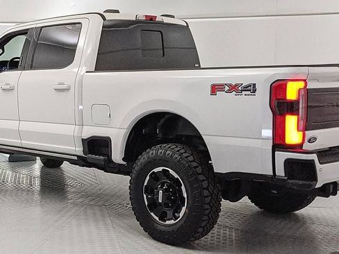 Used 2026 Ford F250 Platinum AWD/4WD image 4
