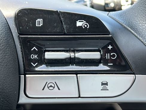 Certified 2024 Hyundai Tucson SEL FWD image 30