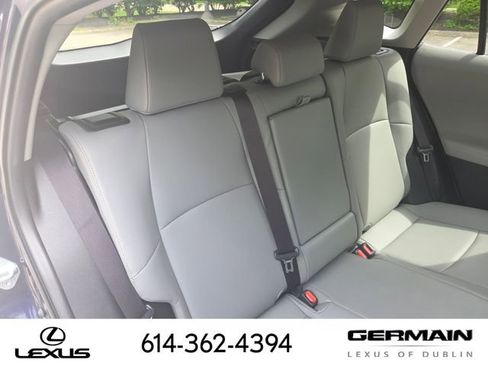 Used 2023 Toyota Venza XLE AWD/4WD image 32
