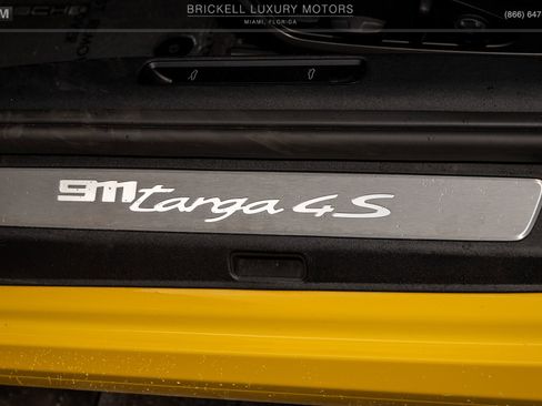 Used 2023 Porsche 911 Targa 4S w/ Premium Package image 60