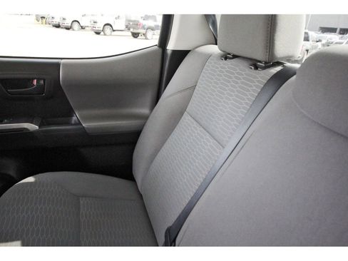 Used 2016 Toyota Tacoma SR5 image 14