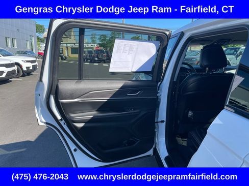 Certified 2023 Jeep Grand Cherokee L Limited w/ Black Appearance Package AWD/4WD image 37