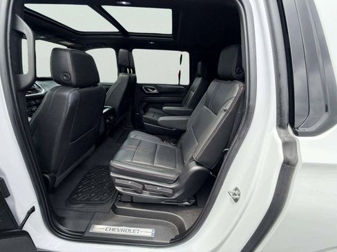 Used 2022 Chevrolet Suburban RST w/ Luxury Package AWD/4WD image 25