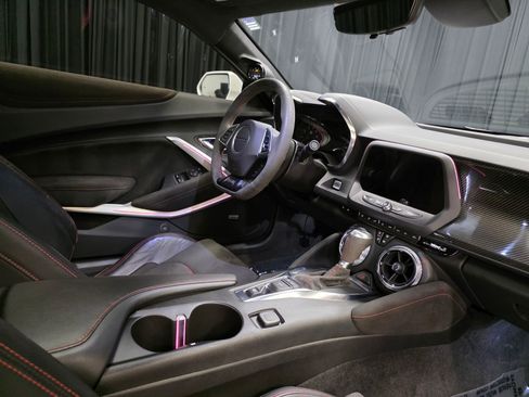 Used 2021 Chevrolet Camaro ZL1 RWD image 42
