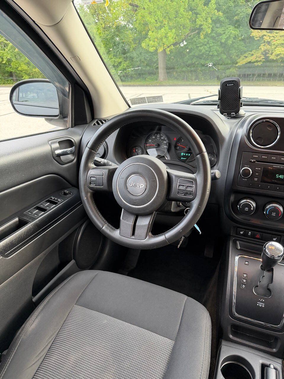 Used 2013 Jeep Compass Latitude AWD/4WD image 23