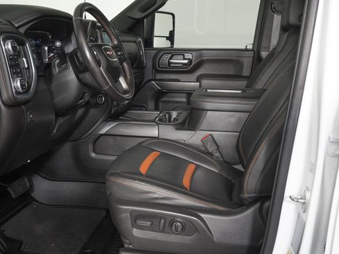 Used 2022 GMC Sierra 2500 AT4 w/ AT4 Premium Plus Package AWD/4WD image 12