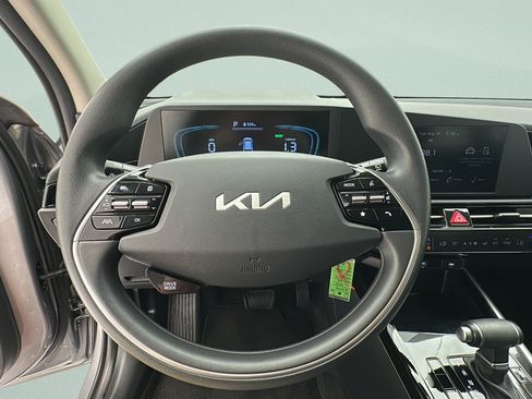 Used 2025 Kia Niro LX FWD image 14