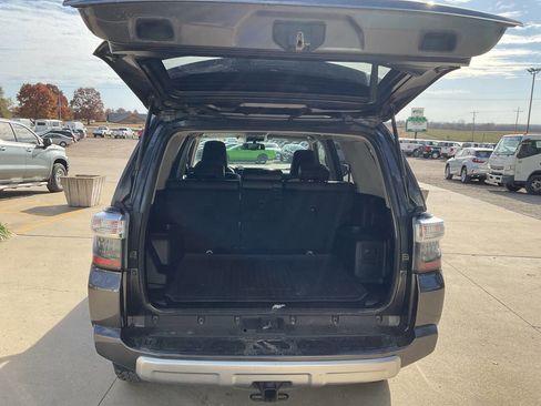 Used 2018 Toyota 4Runner TRD Off-Road Premium image 11