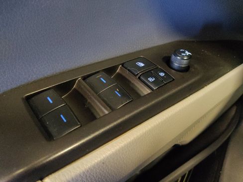 Used 2022 Toyota Camry SE image 27