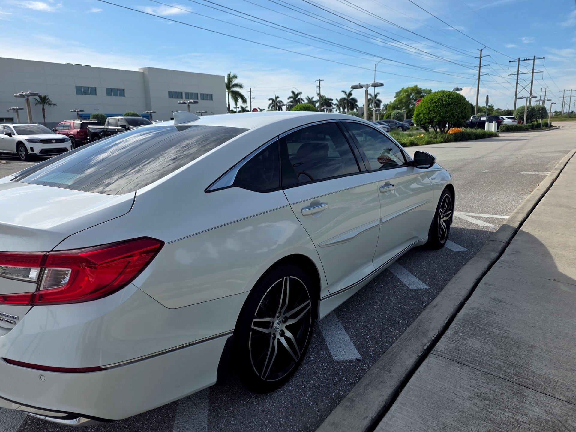 Used 2021 Honda Accord Touring image 5