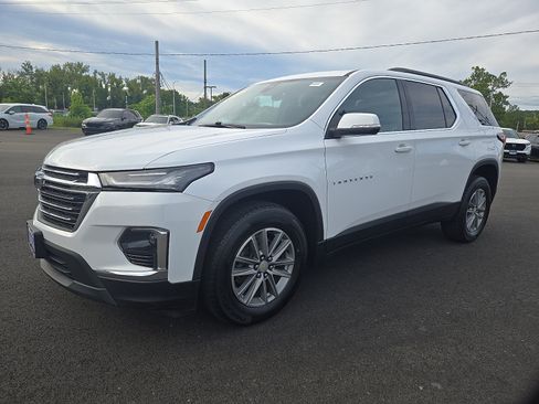 Used 2023 Chevrolet Traverse LT AWD/4WD image 3