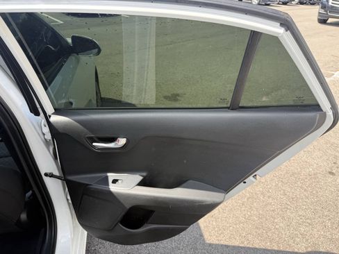 Used 2022 Kia Rio LX FWD image 15