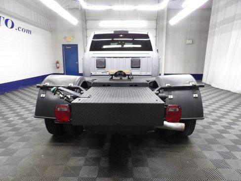 Used 2024 RAM 3500 Tradesman w/ Chrome Appearance Group AWD/4WD image 28