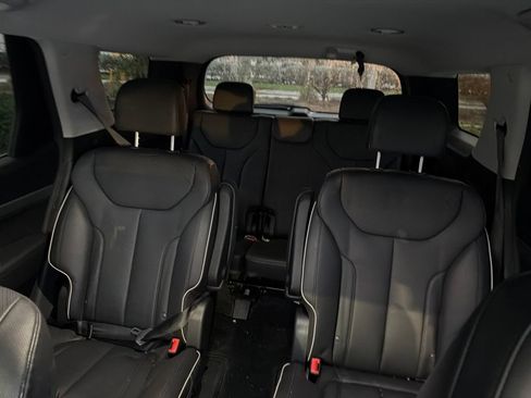 Used 2025 Hyundai Palisade SEL FWD image 4