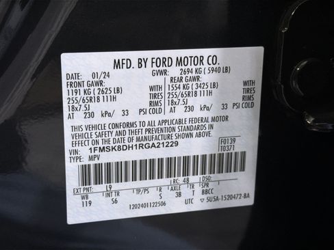 Used 2024 Ford Explorer XLT w/ Equipment Group 202A AWD/4WD image 40