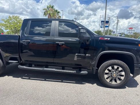 Used 2025 Chevrolet Silverado 2500 Custom w/ Custom Value Package AWD/4WD image 4