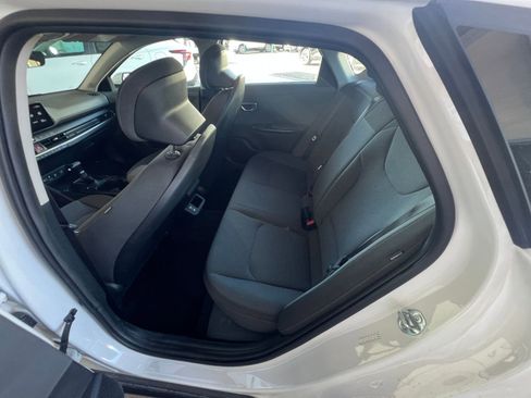 Used 2025 Kia K4 LXS image 25