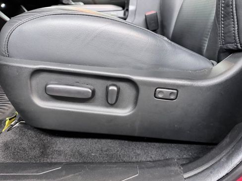 Used 2022 Toyota Tacoma TRD Sport w/ TRD Premium Sport Package AWD/4WD image 11