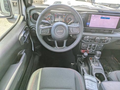 New 2025 Jeep Gladiator Rubicon image 14