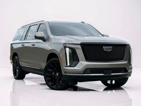Certified 2025 Cadillac Escalade ESV Sport Platinum w/ LPO, ONYX Package AWD/4WD image 2