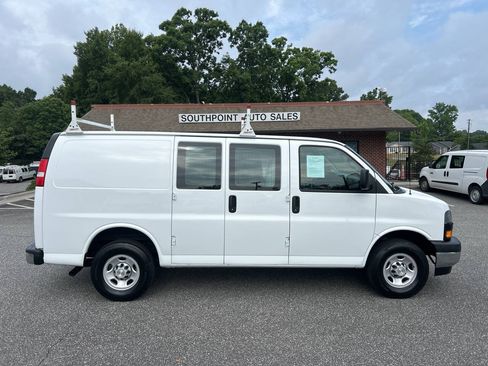 Used 2022 Chevrolet Express 2500 w/ Driver Convenience Package RWD image 2