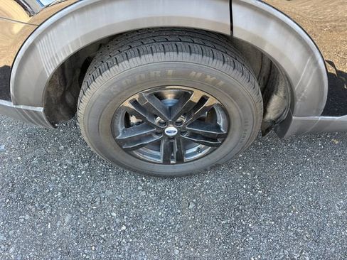 Certified 2021 Ford Explorer XLT AWD/4WD image 22