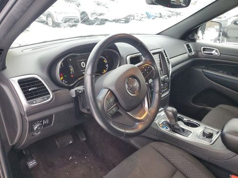 Used 2018 Jeep Grand Cherokee Laredo image 13