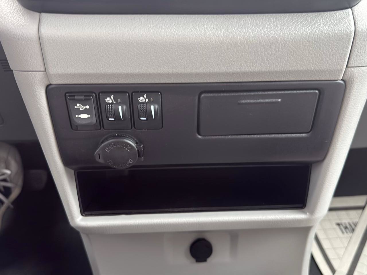 Used 2017 Toyota Sienna XLE w/ XLE Navigation Package FWD image 29