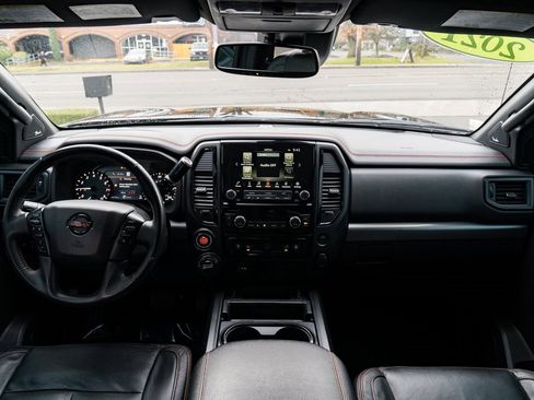 Used 2021 Nissan Titan PRO-4X w/ Pro-4x Convenience Package image 9