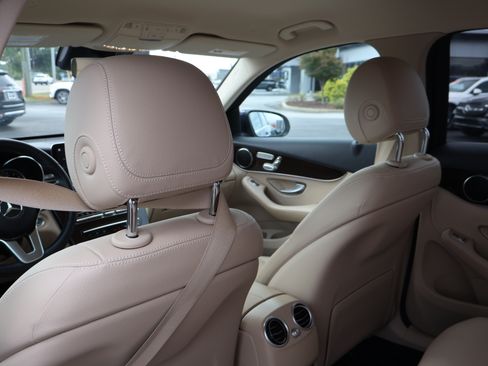 Used 2022 Mercedes-Benz GLC 300 image 18