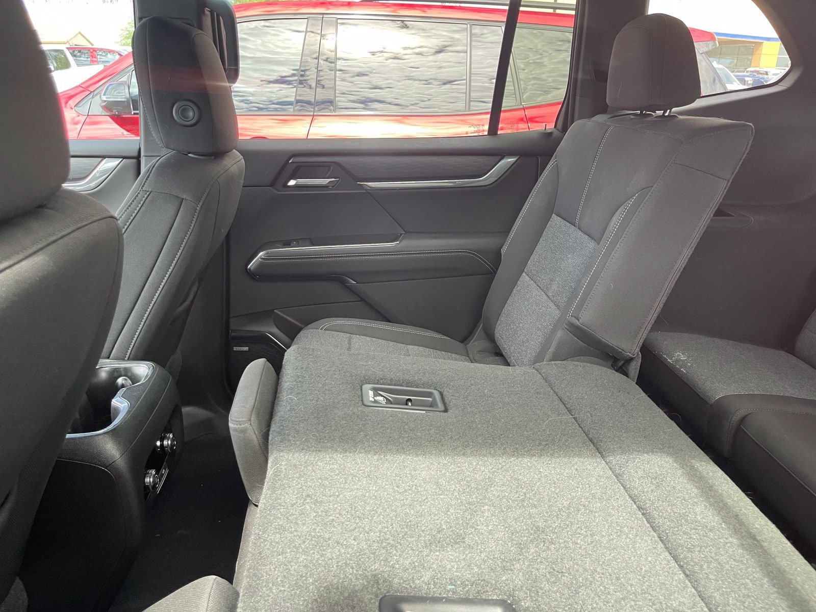 Used 2025 GMC Acadia Elevation w/ Black Edition FWD image 7
