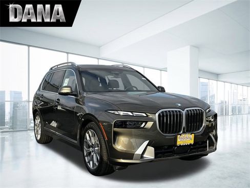 Used 2024 BMW X7 xDrive40i image 1