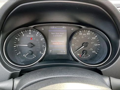 Used 2019 Nissan Rogue Sport S image 10