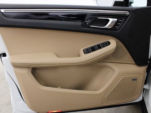 Certified 2021 Porsche Macan S AWD/4WD image 34