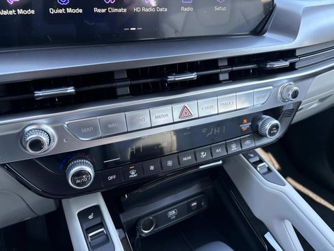 New 2025 Kia Telluride S image 28