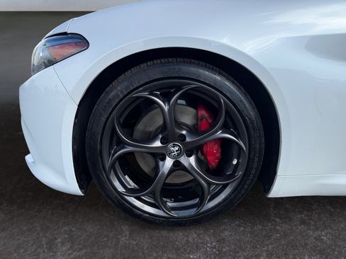Used 2019 Alfa Romeo Giulia Ti Sport w/ Quick Order Package 22U Sport RWD image 15
