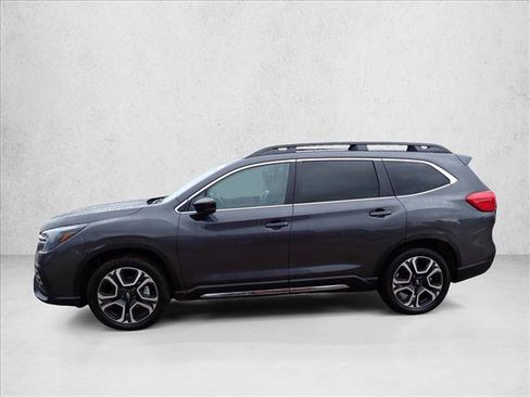 Used 2025 Subaru Ascent Limited AWD/4WD image 2