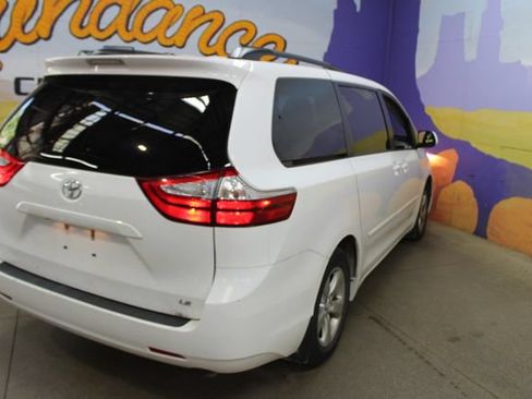 Used 2017 Toyota Sienna LE FWD image 8
