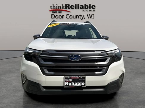 Used 2025 Subaru Forester Premium AWD/4WD image 8