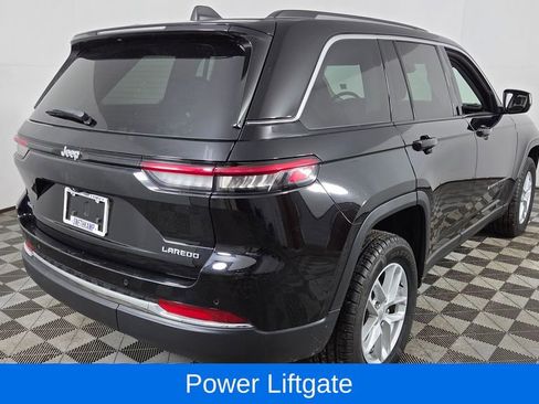Used 2023 Jeep Grand Cherokee Laredo image 8
