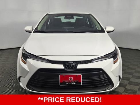 Used 2023 Toyota Corolla LE FWD image 2